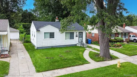 27127 Notre Dame St, Inkster, MI 48141