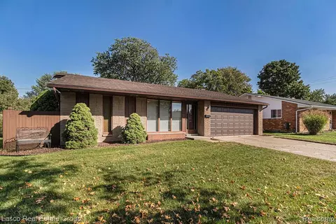 14380 Ramblewood St, Livonia, MI 48154