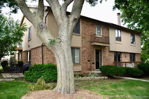41578 Bedford Dr, Canton, MI 48187