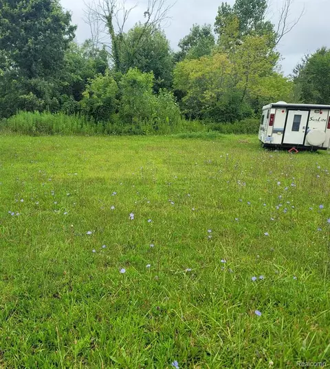 353 Pickford Rd, Kimball, MI 48074