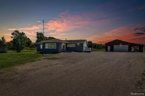 1026 E Vienna Rd, Thetford, MI 48420
