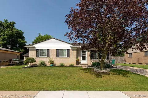 9882 Fairbanks St, Belleville, MI 48111