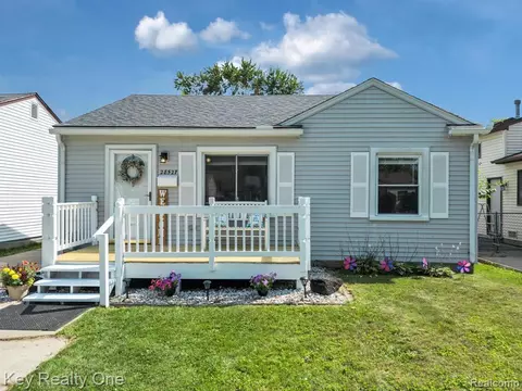28527 Block St, Garden City, MI 48135