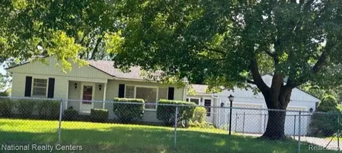 5490 Frankwill Ave, Clarkston, MI 48346