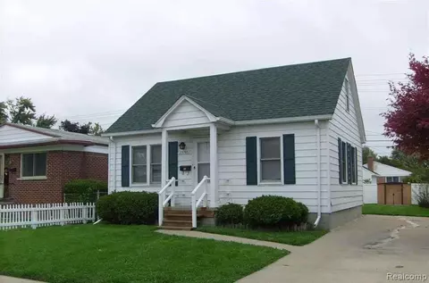 23760 Lambrecht Ave, Eastpointe, MI 48021
