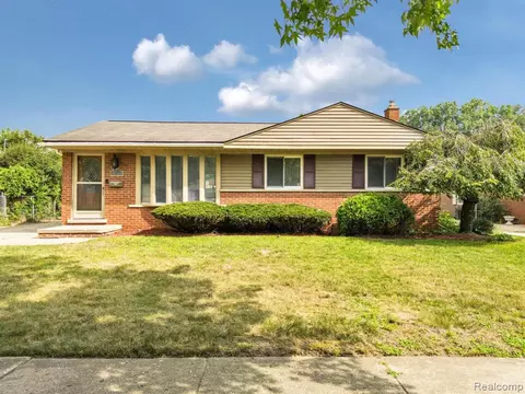 31744 Bretton St, Livonia, MI 48152