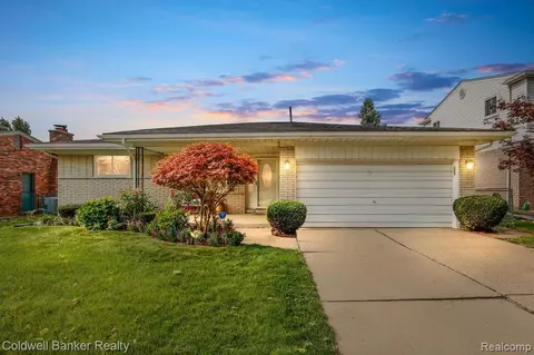 23248 Robert John St, Saint Clair Shores, MI 48080