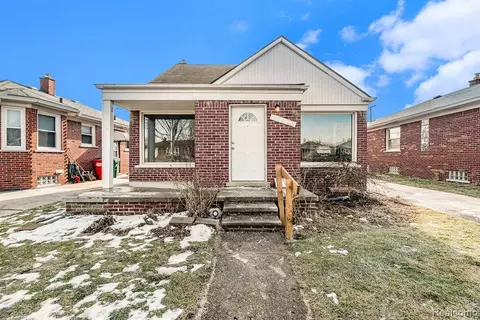 17076 Stricker Ave, Eastpointe, MI 48021