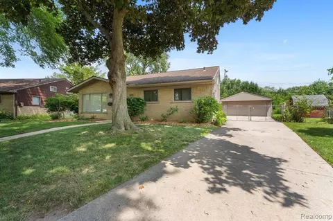 3171 Blaine St, Trenton, MI 48183