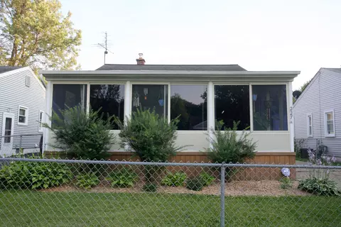 227 W Fairmount Ave, Pontiac, MI 48340