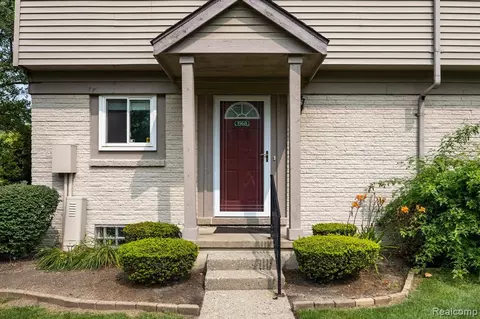 1968 Orchard Crest St, Shelby Township, MI 48317