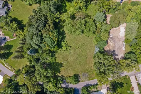 4770 Arline Dr, West Bloomfield, MI 48323