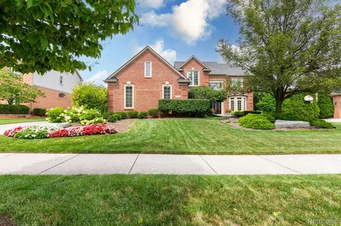 45860 Lathum Dr, Novi, MI 48374