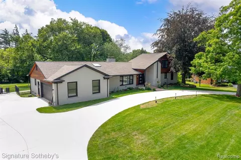 3810 Burning Tree Dr, Bloomfield Hills, MI 48302