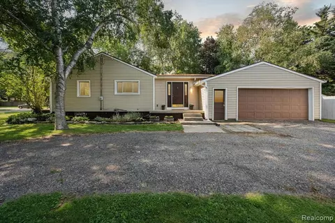1857 Maple St, Holt, MI 48842
