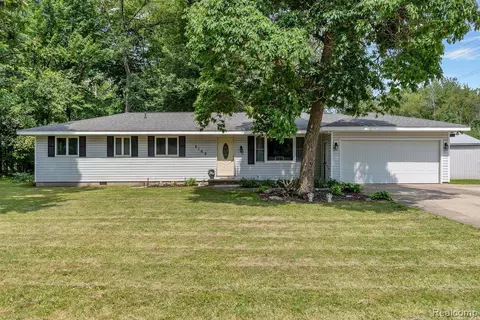 6169 Jade Ln, Bridgeport, MI 48722