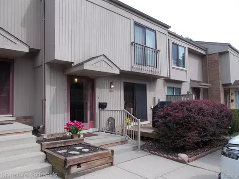 1460 Oakbrook E, Rochester Hills, MI 48307 photo 1