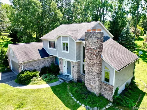4559 Mountain Vw, Clarkston, MI 48348