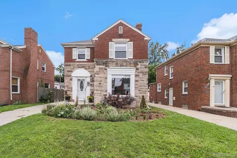 19141 Sorrento St, Detroit, MI 48235