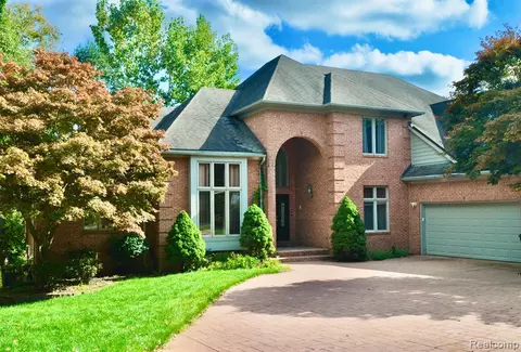 3490 Sutton Ln, Walled Lake, MI 48390