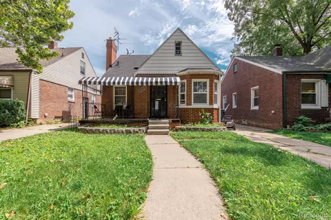 8096 Strathmoor St, Detroit, MI 48228
