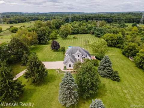 1875 Townsend Rd, Addison, MI 48367