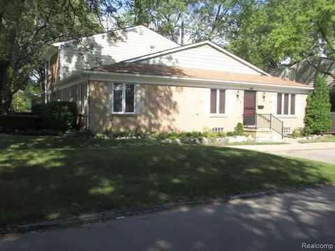 1920 Torquay #172, Royal Oak, MI 48073
