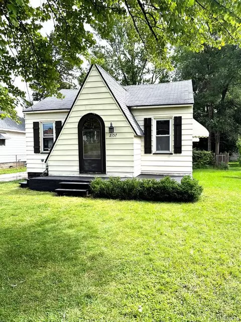 2157 Greer Blvd, Keego Harbor, MI 48320