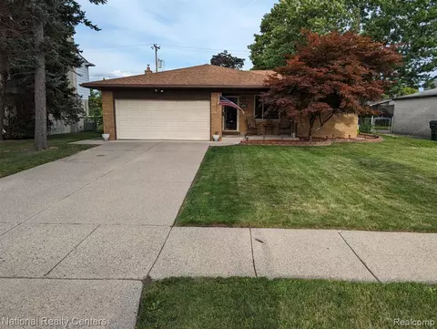 34862 Dryden Dr, Sterling Heights, MI 48312