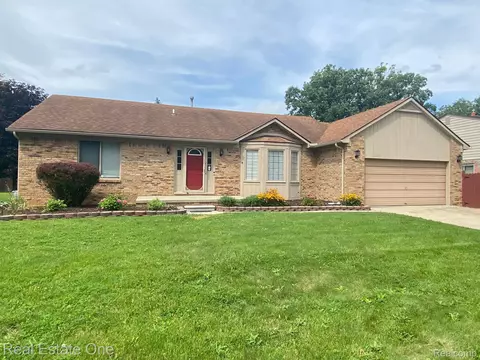 23707 Cora Ave, Farmington Hills, MI 48336
