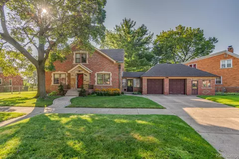 7720 Esper Blvd, Dearborn, MI 48126