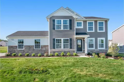 7206 Westminster Cir, Grand Blanc, MI 48439