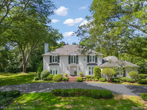 4646 Sunningdale Dr, Bloomfield Hills, MI 48302