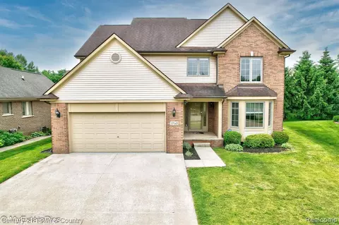 37145 Vista Dr, Westland, MI 48185