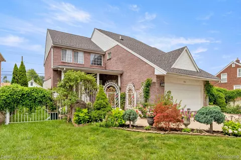 7511 Orchard Ave, Dearborn, MI 48126