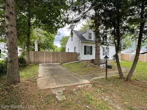4182 E Carpenter Rd, Flint, MI 48506