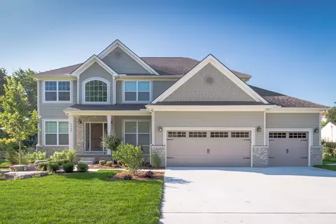 550 Lake Manitou Trl, Oxford, MI 48371
