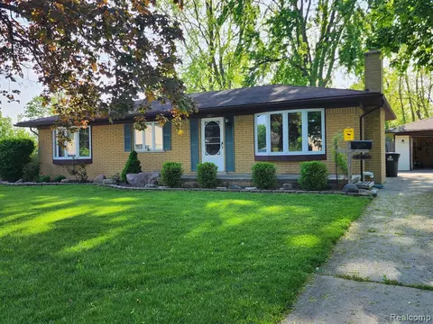 38233 Hyman St, Westland, MI 48186