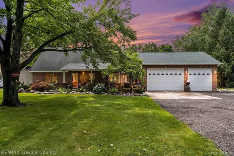 1460 Flushing Rd, Flushing, MI 48433