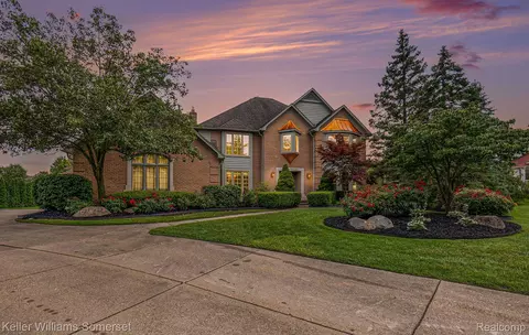 614 Sorrel Crt Ct E, Bloomfield Hills, MI 48304