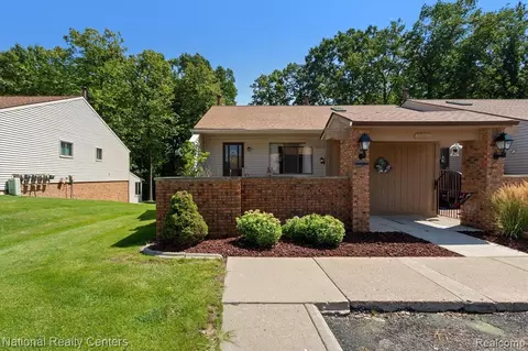 25665 Lexington #1, South Lyon, MI 48178