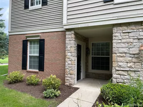 2354 Pinecroft Dr, Canton, MI 48188