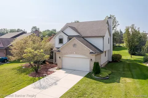 6546 Horncliffe Dr, Clarkston, MI 48346