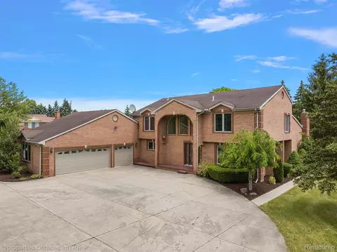 4049 Abby Crt Ct, Bloomfield Township, MI 48302