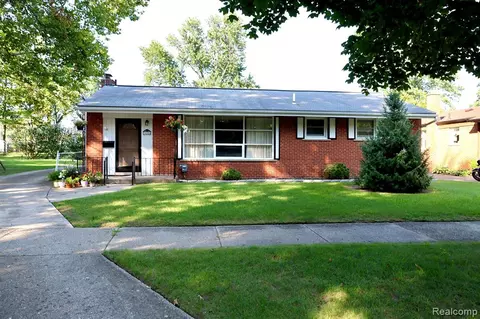 36084 W Chicago St, Livonia, MI 48150