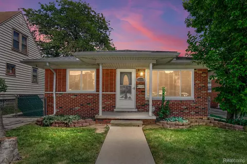 24940 Saxony Ave, Eastpointe, MI 48021