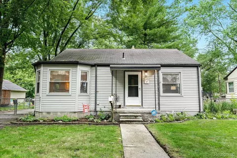 19316 Brady, Redford, MI 48240