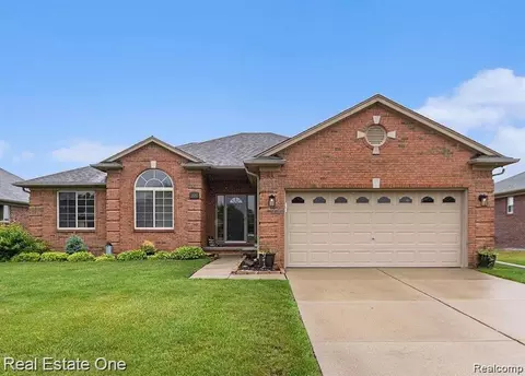 55293 Fallbrooke Dr, Macomb, MI 48042 photo 1