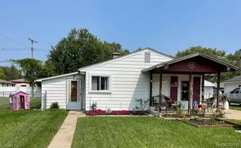 1691 Dorothy St, Ypsilanti, MI 48198