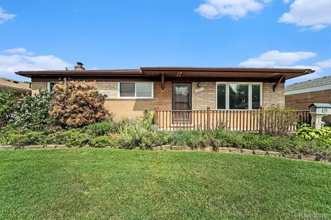 13451 Murthum Ave, Warren, MI 48088